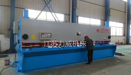 QC11Y/K普通、数控液压闸式剪板机