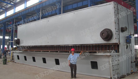 QC11Y-25X12000液压闸式剪板机