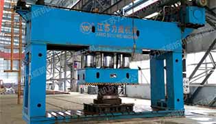 YLW78-系列龙门式液压机